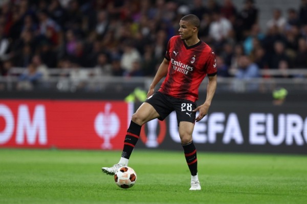 记者：佳夫今天接受纽卡体检，转会费3000万镑固定+430万镑浮动